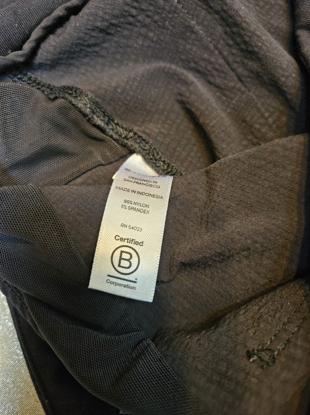 Athleta Black Hiking Shorts Size 6 - Picture 3 of 6